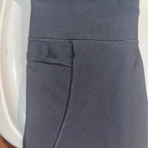 Women’s Old Navy, active power, soft medium, SUPER SOFT side pocketsCOMFORTABLE - Picture 10 of 14